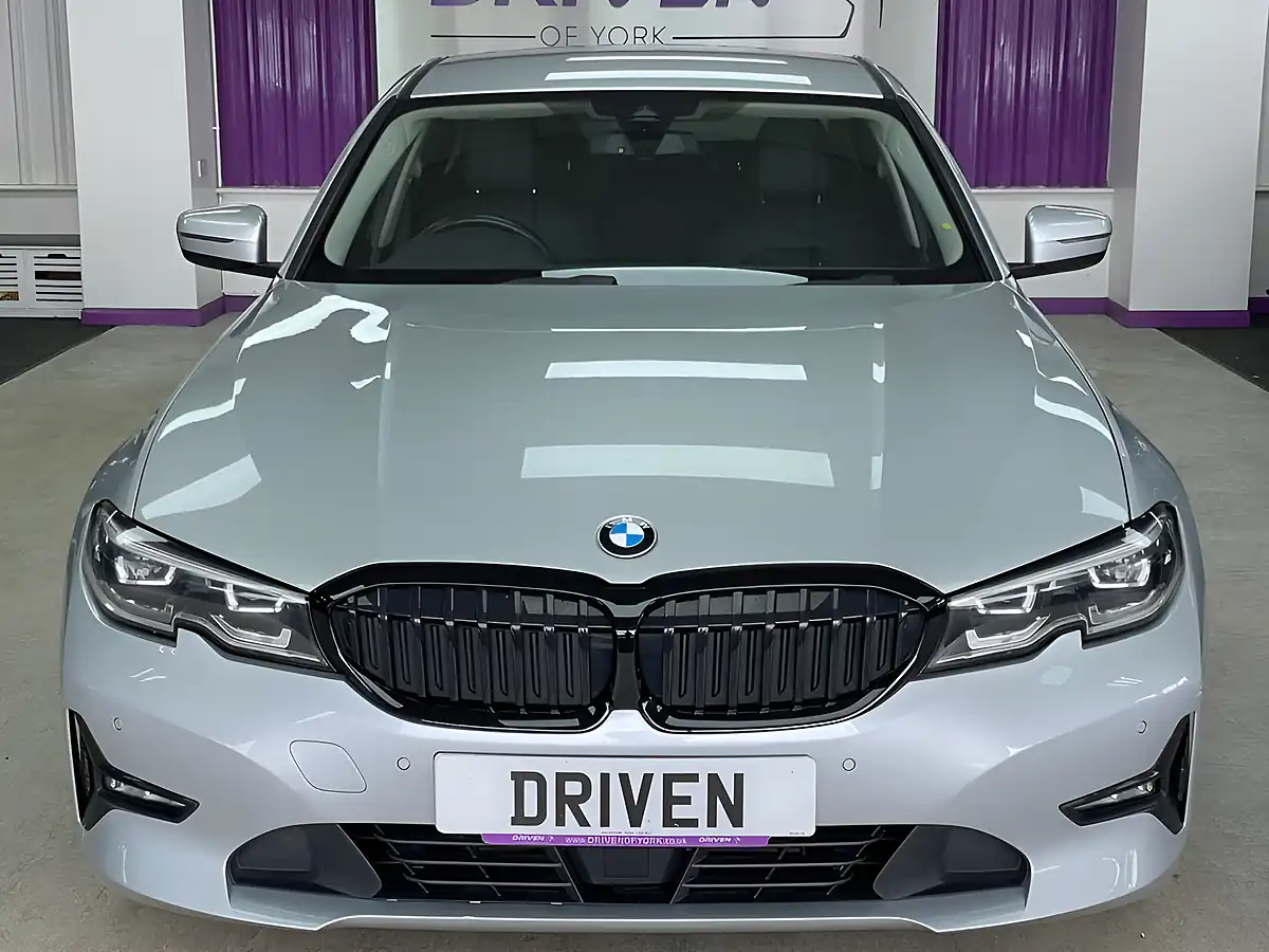 Used 2020 BMW 3 Series Se Glacier Silver - Interior and Exterior details 6