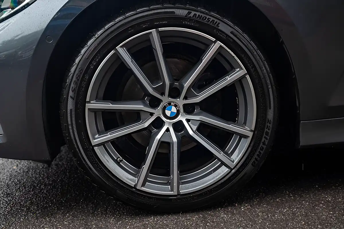 Used 2020 BMW 3 Series Sport Mineral Grey - Interior and Exterior details 11