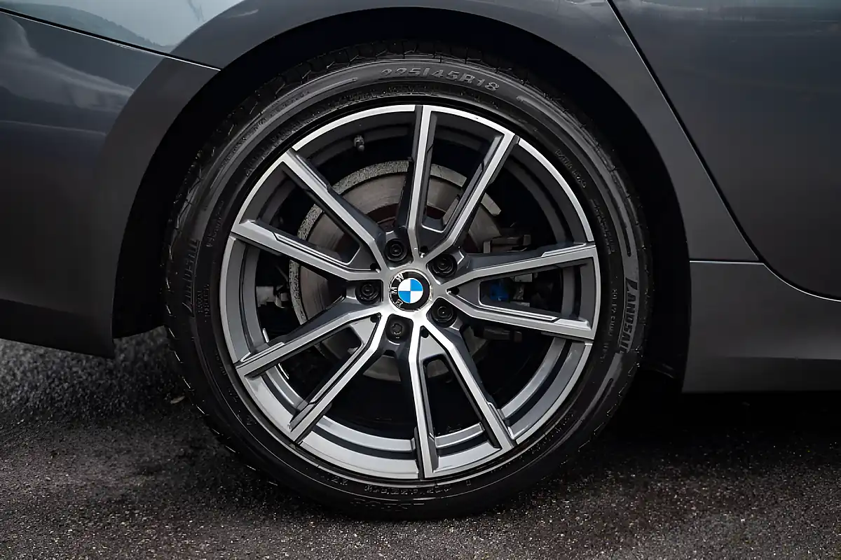 Used 2020 BMW 3 Series Sport Mineral Grey - Interior and Exterior details 13
