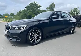 Used 2020 BMW 3 Series Sport Sapphire Black - Interior and Exterior details 11
