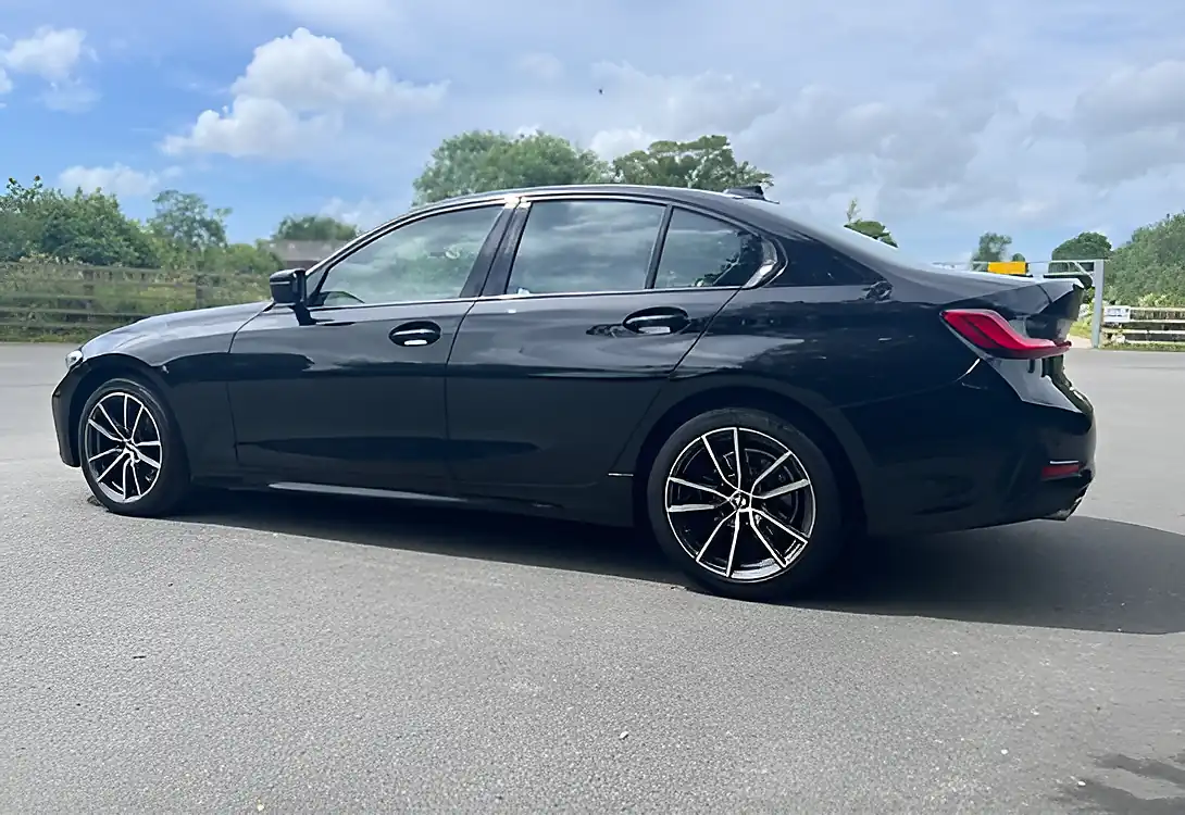 Used 2020 BMW 3 Series Sport Sapphire Black - Interior and Exterior details 13