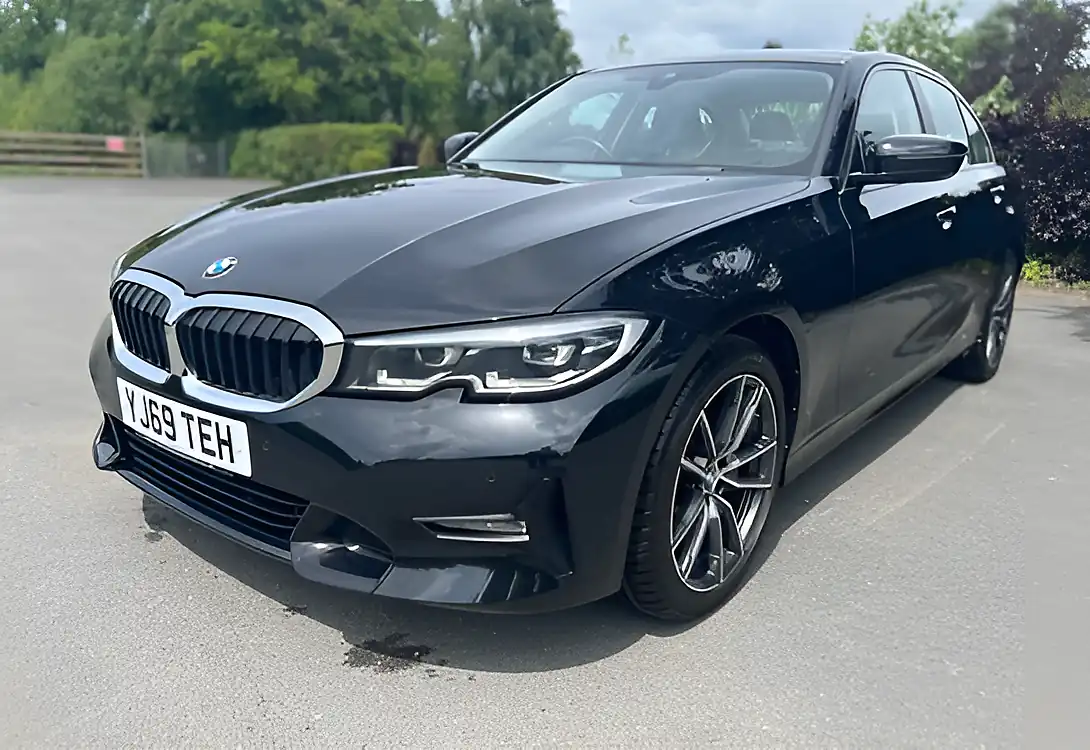 Used 2020 BMW 3 Series Sport Sapphire Black - Interior and Exterior details 16