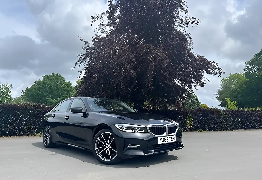 Used 2020 BMW 3 Series Sport Sapphire Black - Interior and Exterior details 2