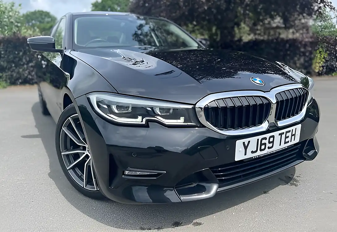 Used 2020 BMW 3 Series Sport Sapphire Black - Interior and Exterior details 3