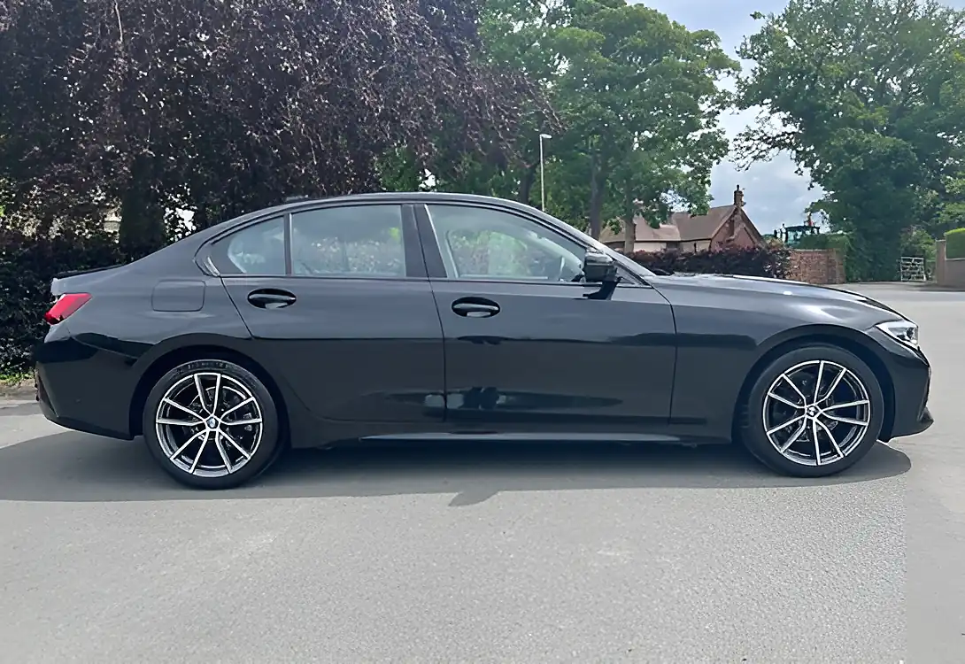 Used 2020 BMW 3 Series Sport Sapphire Black - Interior and Exterior details 6