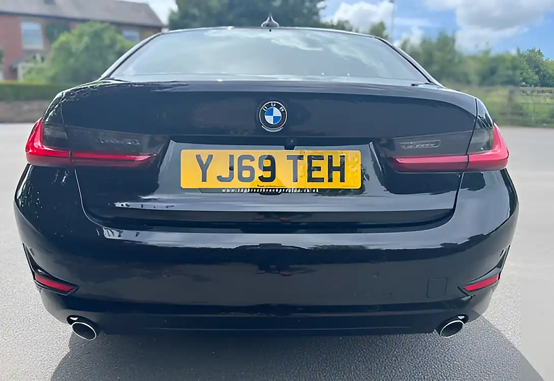 Used 2020 BMW 3 Series Sport Sapphire Black - Interior and Exterior details 9
