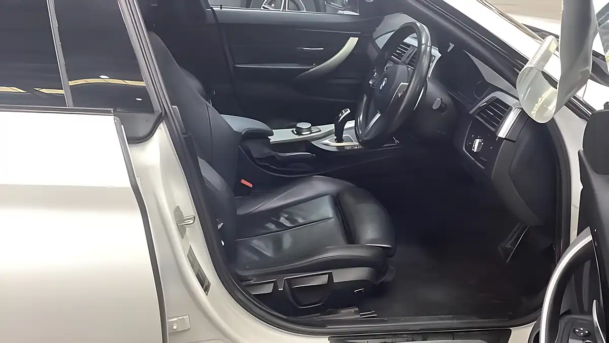 Used 2020 BMW 4 Series Gran Coupe M Sport White - Interior and Exterior details 11