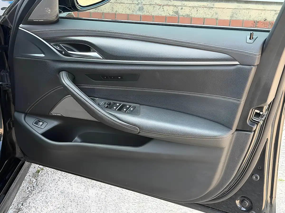 Used 2020 BMW 5 Series M Sport Black - Interior and Exterior details 17