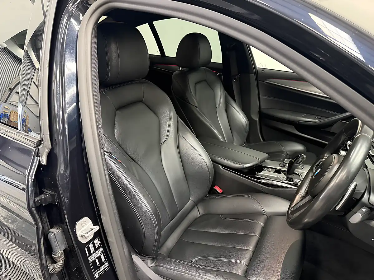 Used 2020 BMW 5 Series M Sport Black - Interior and Exterior details 8
