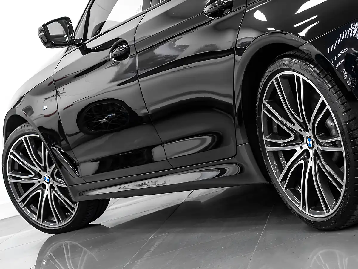 Used 2020 BMW 5 Series M Sport Black Sapphire - Interior and Exterior details 10