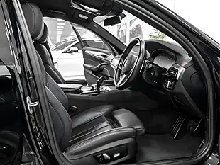Used 2020 BMW 5 Series M Sport Black Sapphire - Interior and Exterior details 11