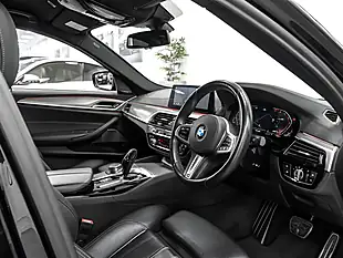 Used 2020 BMW 5 Series M Sport Black Sapphire - Interior and Exterior details 12