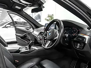Used 2020 BMW 5 Series M Sport Black Sapphire - Interior and Exterior details 16