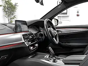 Used 2020 BMW 5 Series M Sport Black Sapphire - Interior and Exterior details 17