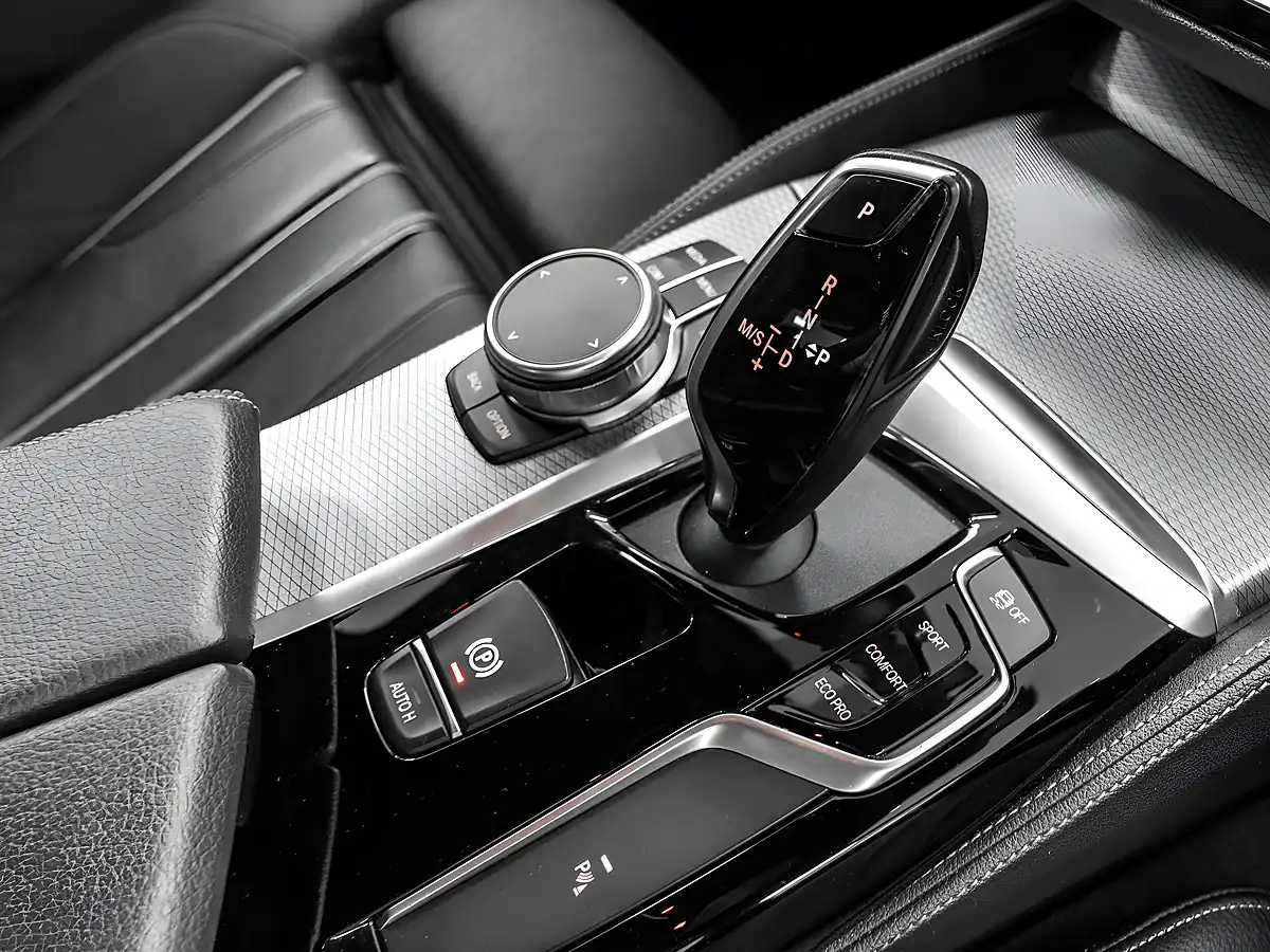 Used 2020 BMW 5 Series M Sport Black Sapphire - Interior and Exterior details 18