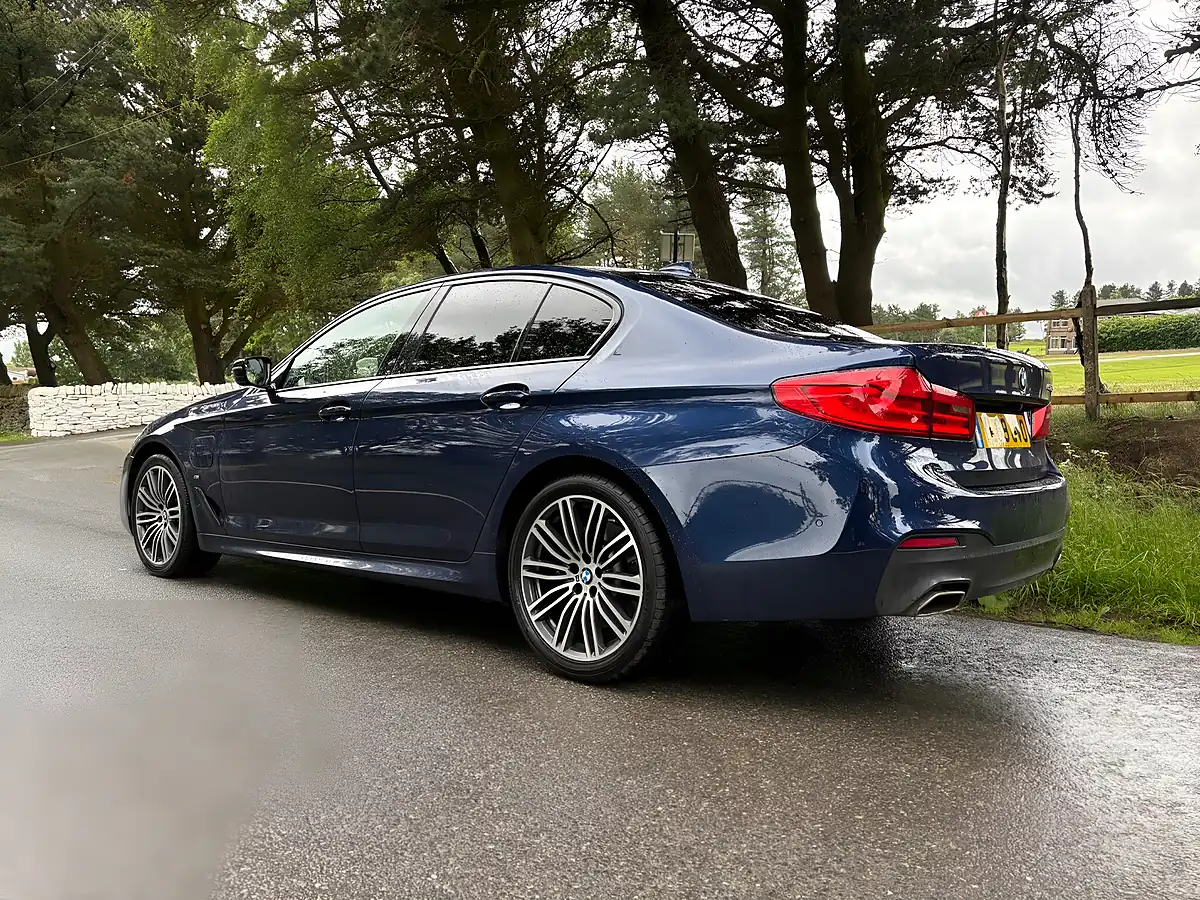 Used 2020 BMW 5 Series M Sport Blue - Interior and Exterior details 17