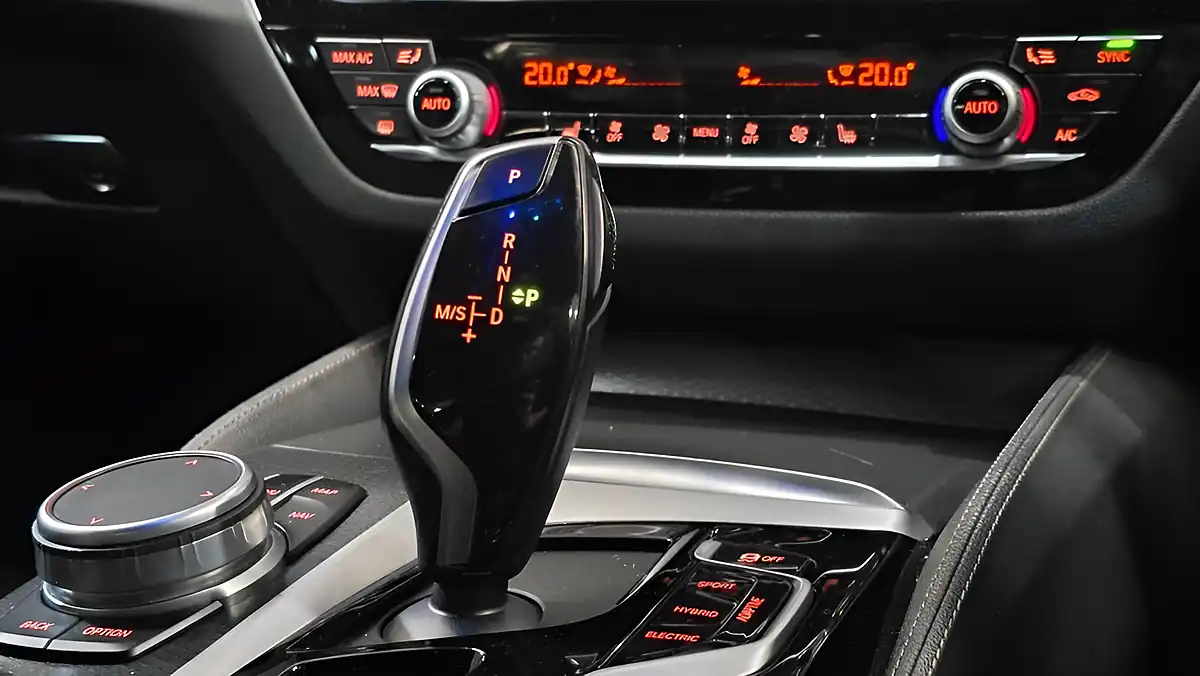 Used 2020 BMW 5 Series M Sport Edition Tanzanite Blue - Interior and Exterior details 15