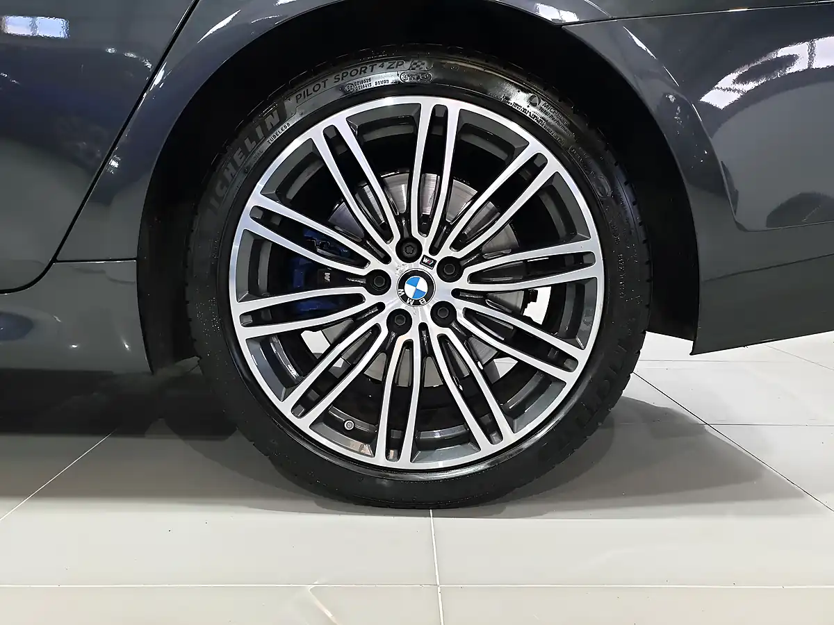 Used 2020 BMW 5 Series M Sport Grey - Interior and Exterior details 14