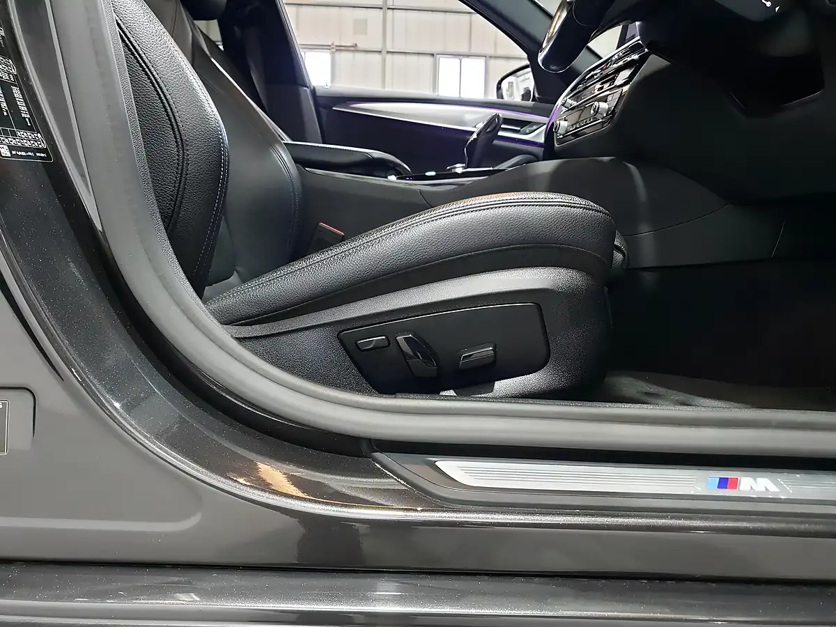Used 2020 BMW 5 Series M Sport Grey - Interior and Exterior details 15