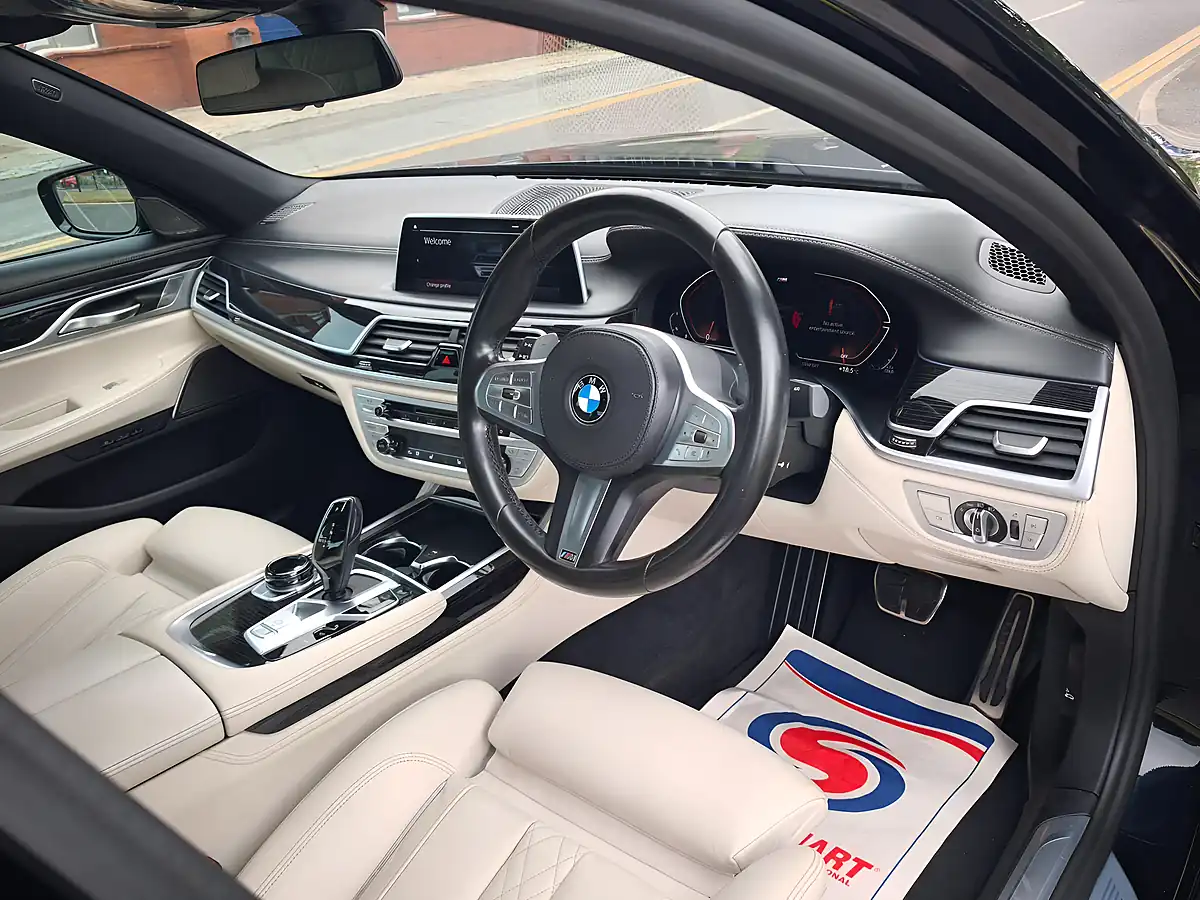 Used 2020 BMW 7 Series M Sport Black - Interior and Exterior details 4