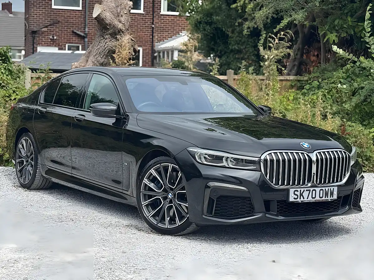 Used 2020 BMW 7 Series M Sport Black - Front View