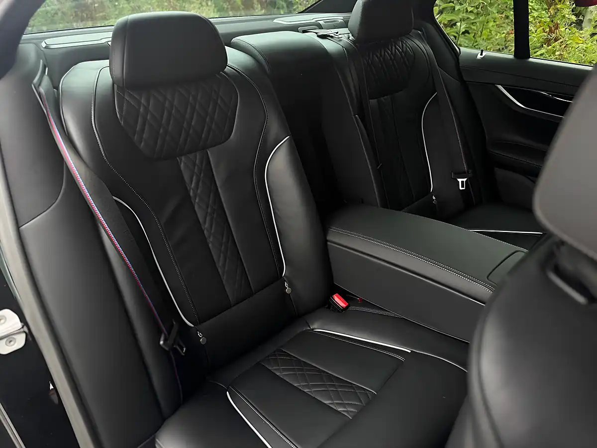 Used 2020 BMW 7 Series M Sport Black - Interior and Exterior details 11