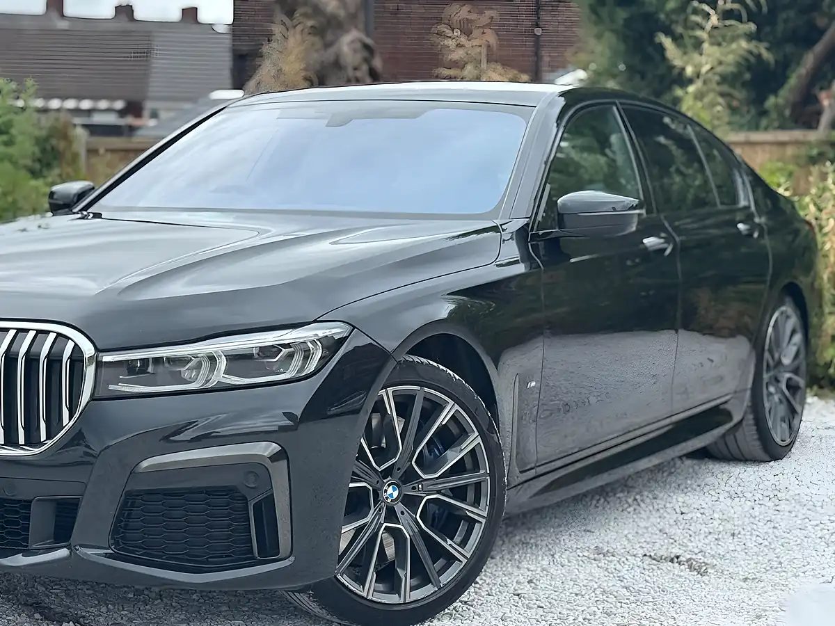 Used 2020 BMW 7 Series M Sport Black - Interior and Exterior details 16