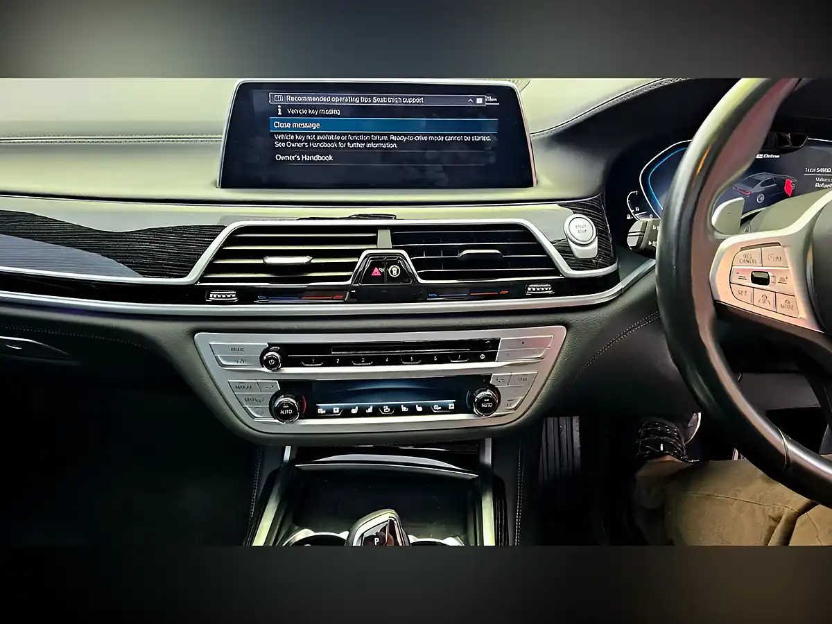 Used 2020 BMW 7 Series M Sport Black - Interior and Exterior details 15