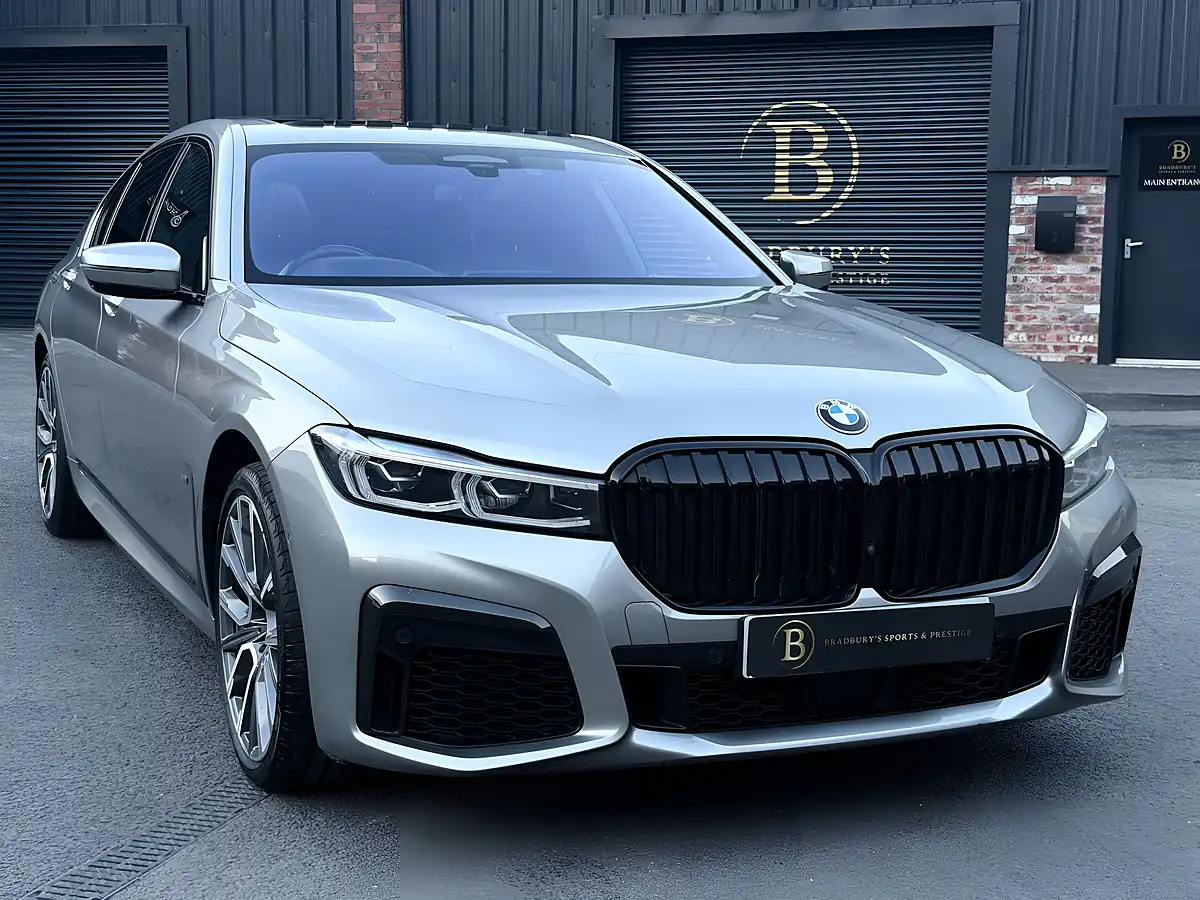 Used 2020 BMW 7 Series M Sport Grey - Interior and Exterior details 10