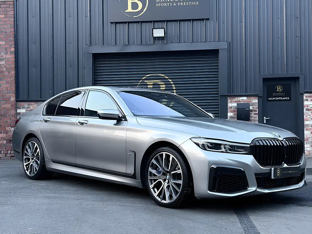 Used 2020 BMW 7 Series M Sport Grey - Interior and Exterior details 11