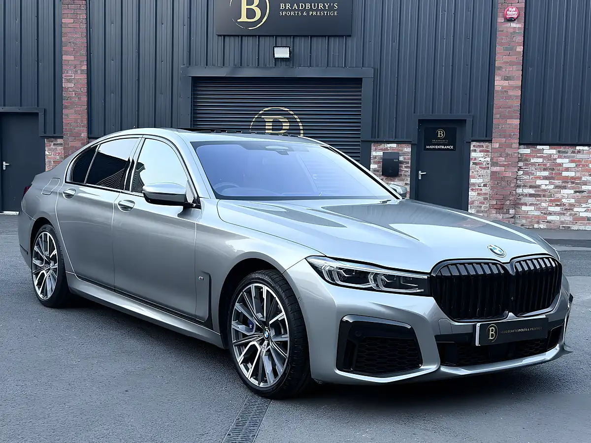Used 2020 BMW 7 Series M Sport Grey - Interior and Exterior details 12