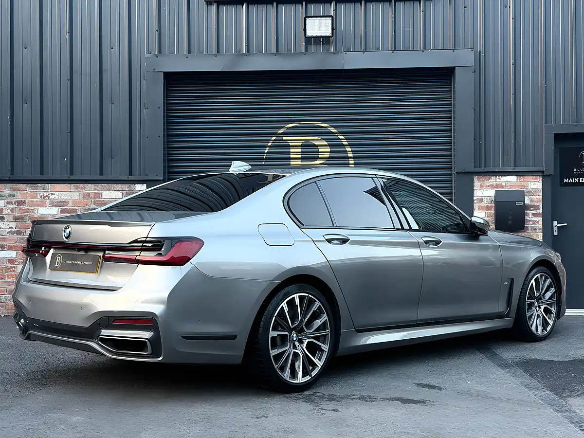 Used 2020 BMW 7 Series M Sport Grey - Interior and Exterior details 14