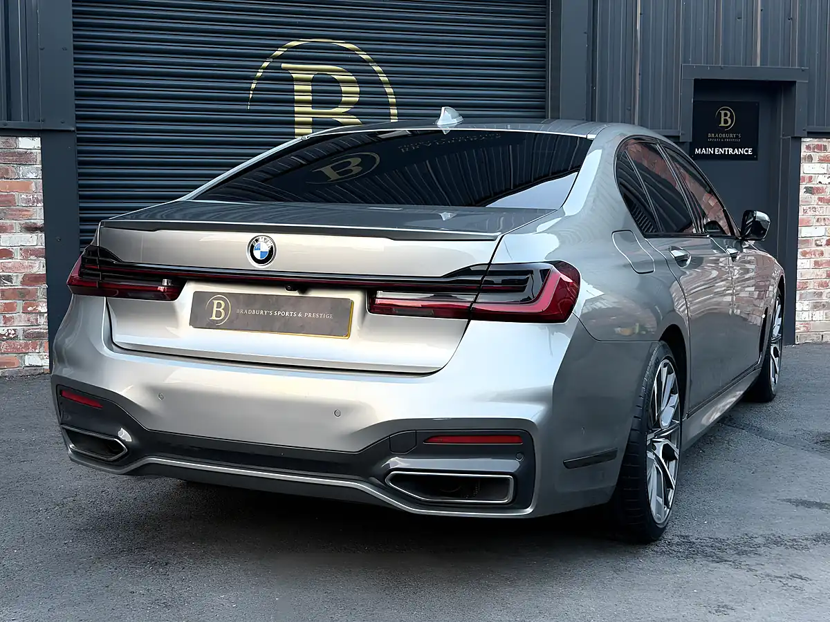Used 2020 BMW 7 Series M Sport Grey - Interior and Exterior details 16