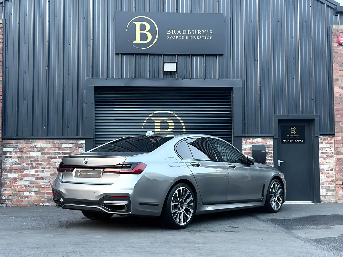 Used 2020 BMW 7 Series M Sport Grey - Interior and Exterior details 17