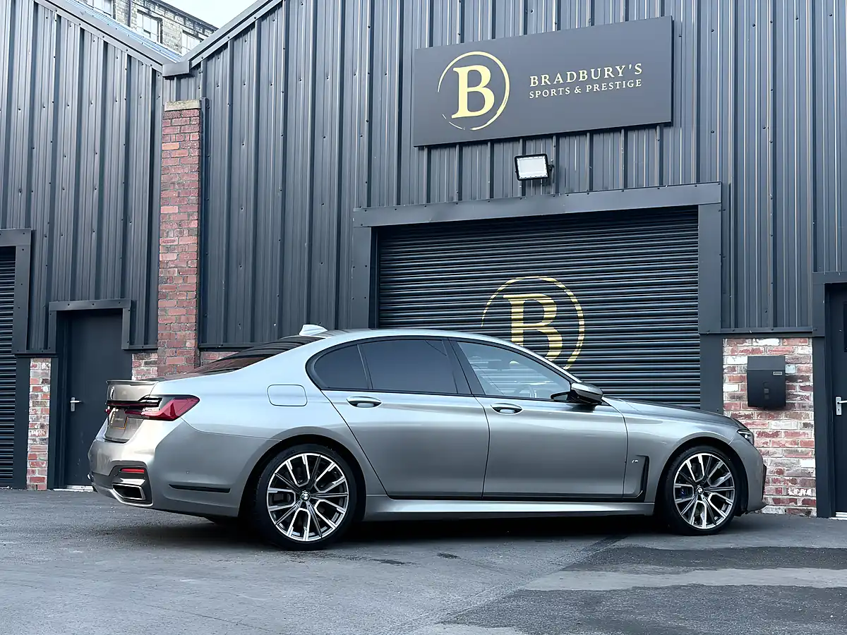 Used 2020 BMW 7 Series M Sport Grey - Interior and Exterior details 18