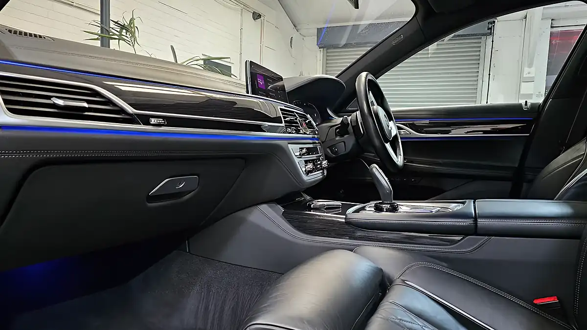 Used 2020 BMW 7 Series M Sport Plus Black - Interior and Exterior details 16