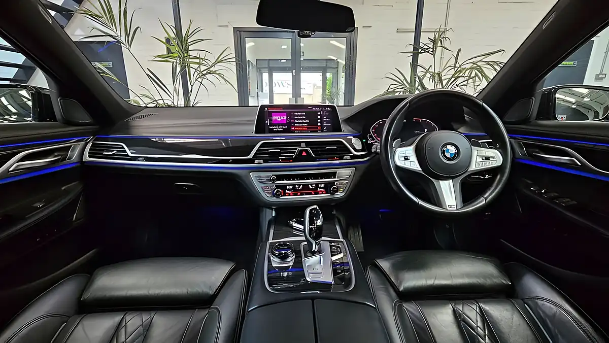 Used 2020 BMW 7 Series M Sport Plus Black - Interior and Exterior details 17