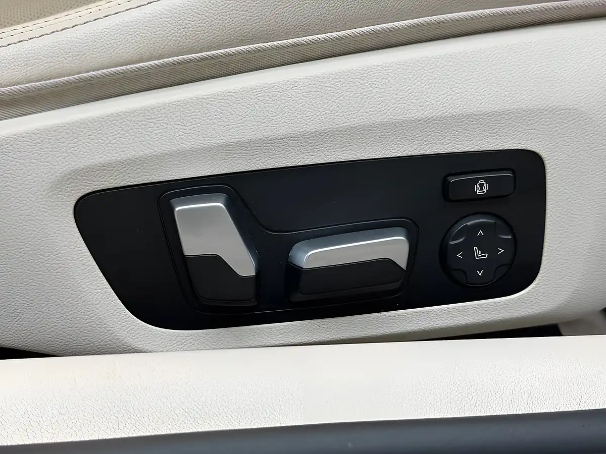 Used 2020 BMW 8 Series M Sport Black - Interior and Exterior details 12