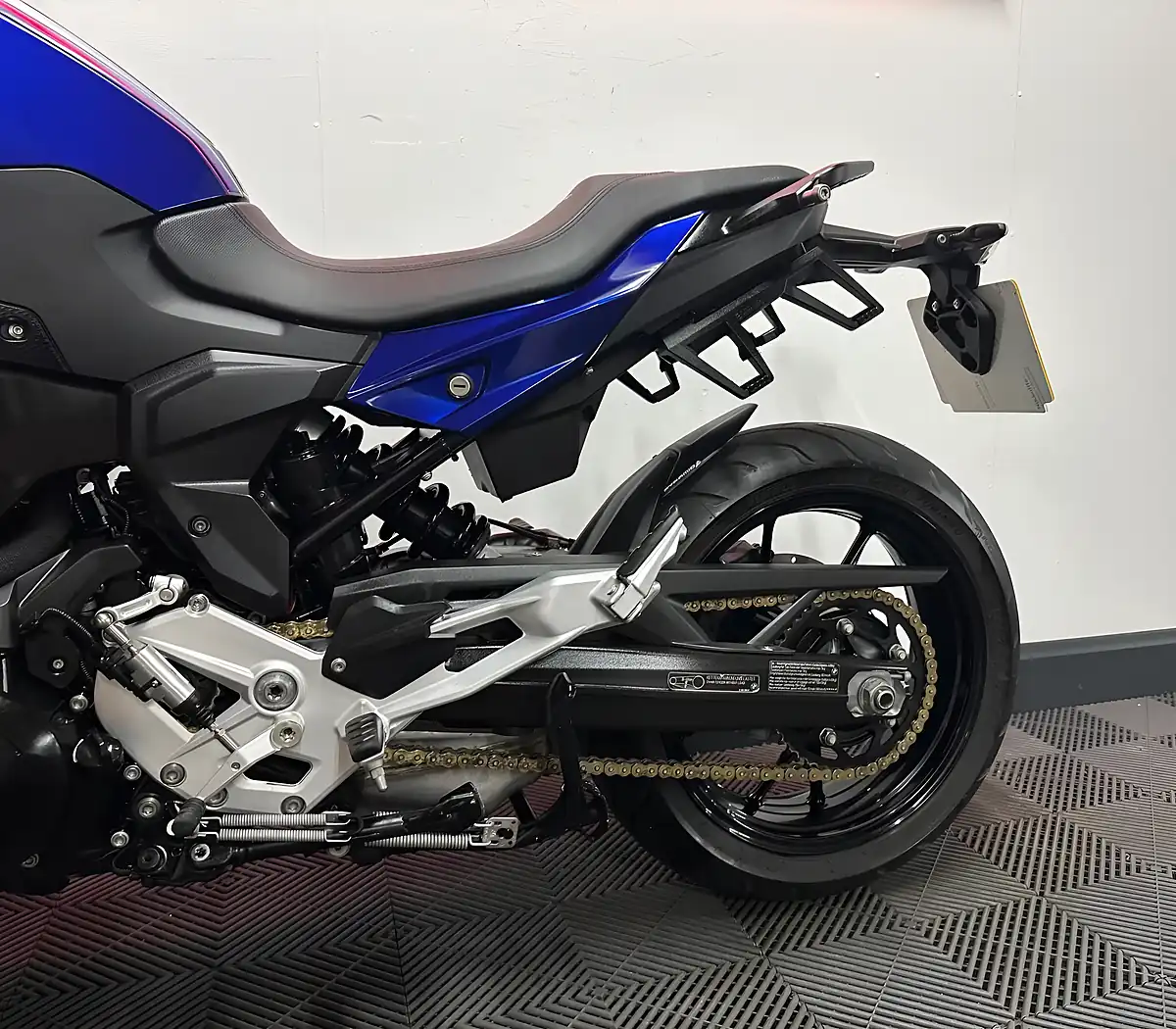 Used 2020 BMW F 900 R Naked Blue - Interior and Exterior details 15