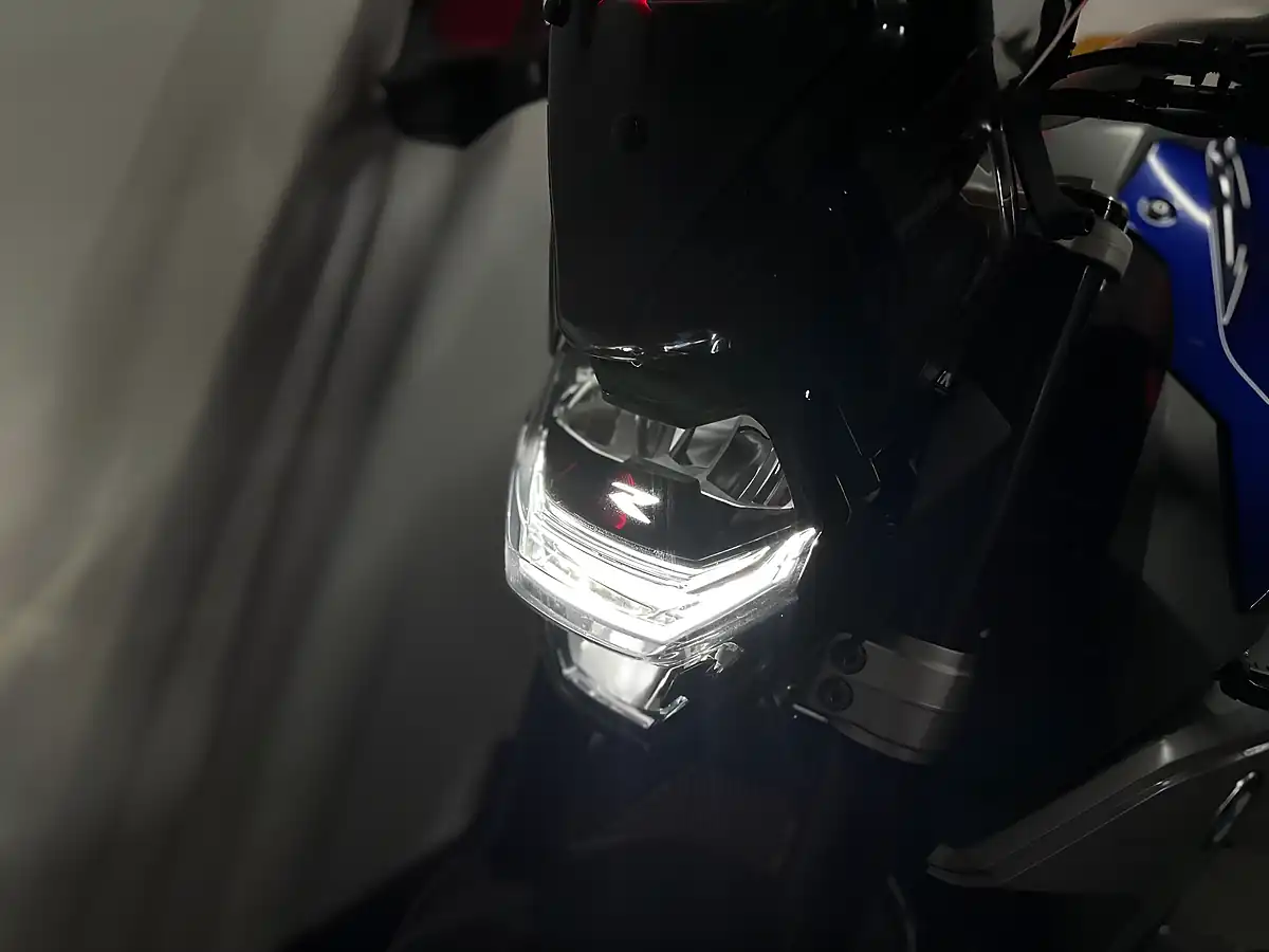 Used 2020 BMW F 900 R Naked Blue - Interior and Exterior details 18