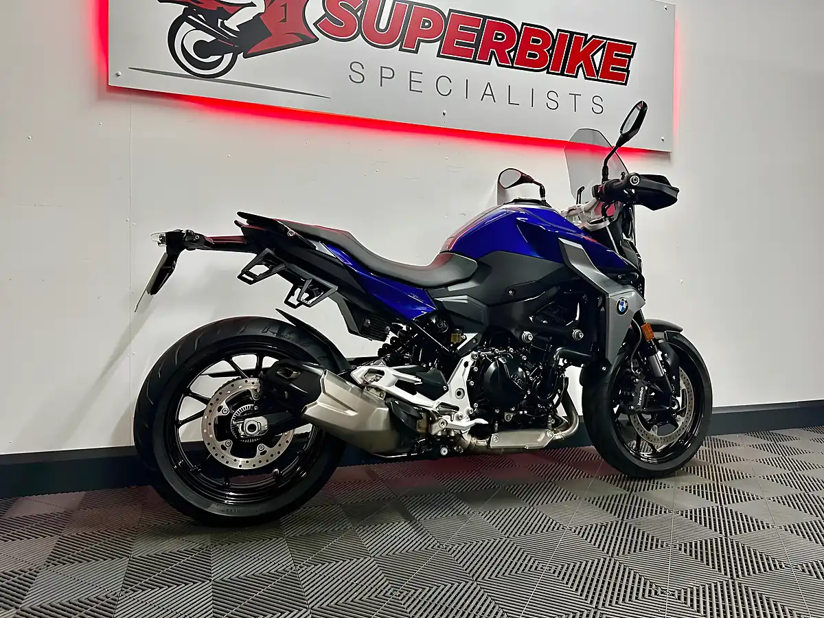 Used 2020 BMW F 900 R Naked Blue - Interior and Exterior details 4