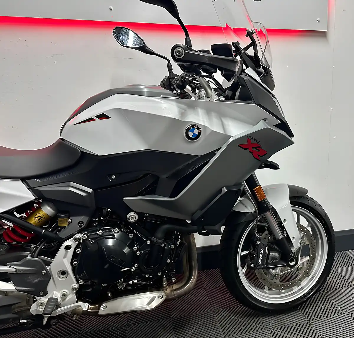 Used 2020 BMW F 900 Xr Te White - Interior and Exterior details 8