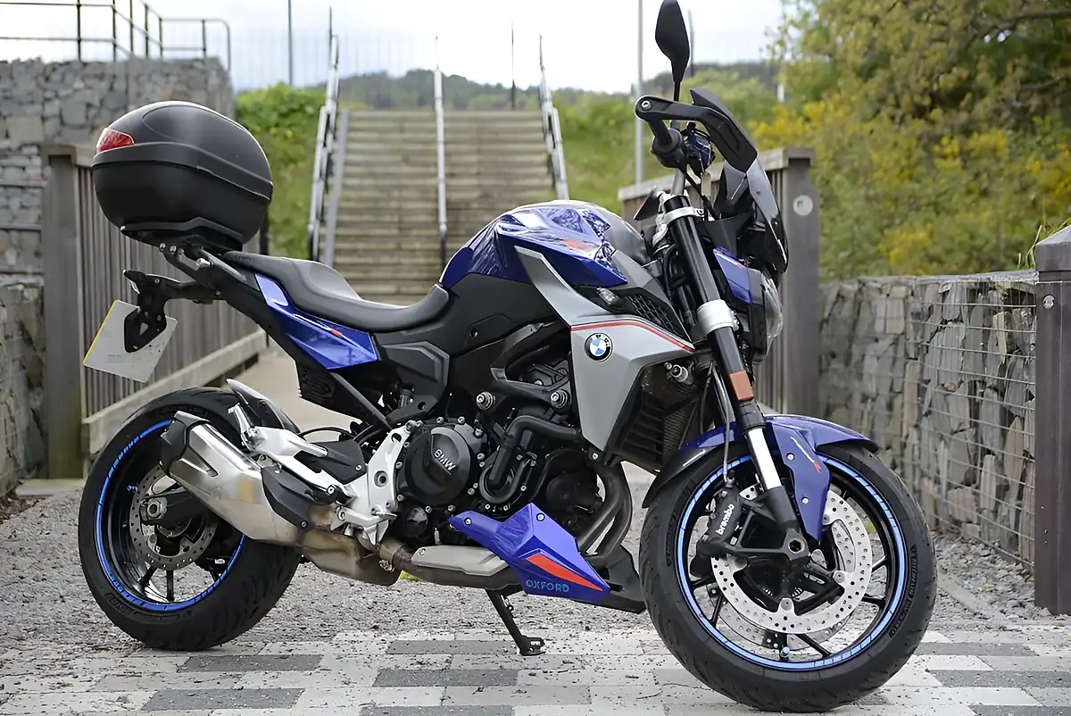 Used 2020 BMW F900R Blue - Front View