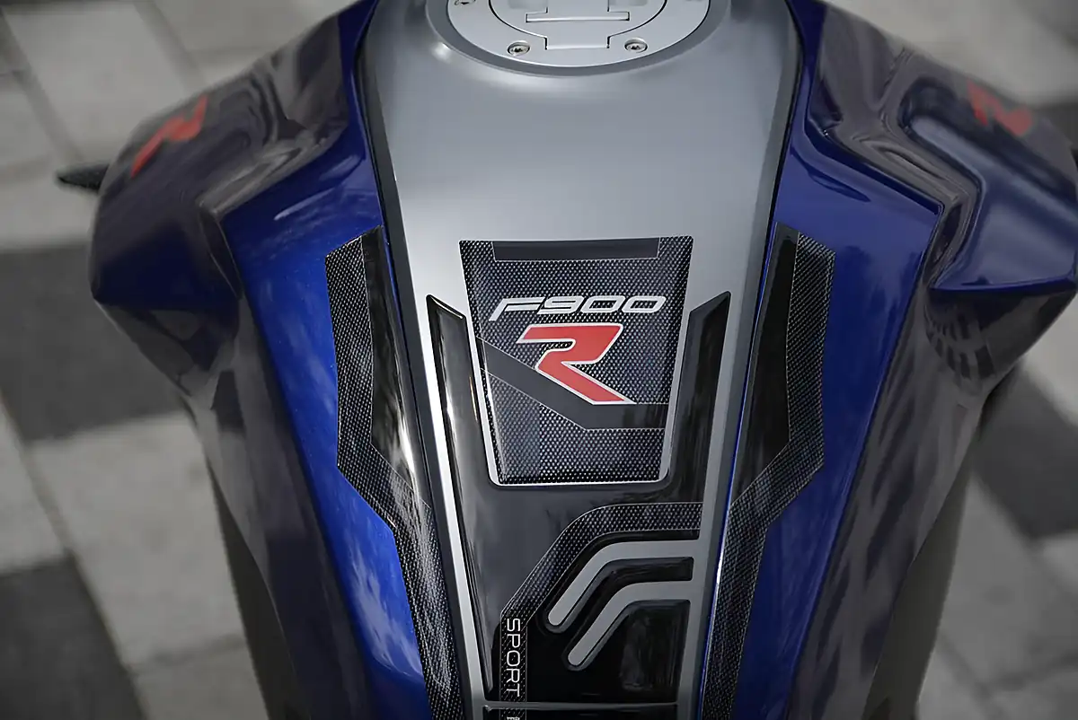Used 2020 BMW F900R Blue - Interior and Exterior details 13