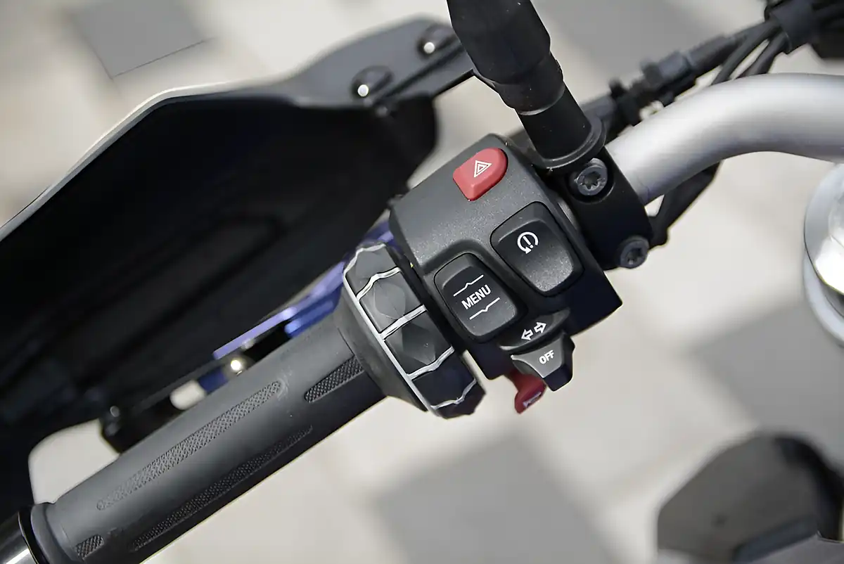 Used 2020 BMW F900R Blue - Interior and Exterior details 15