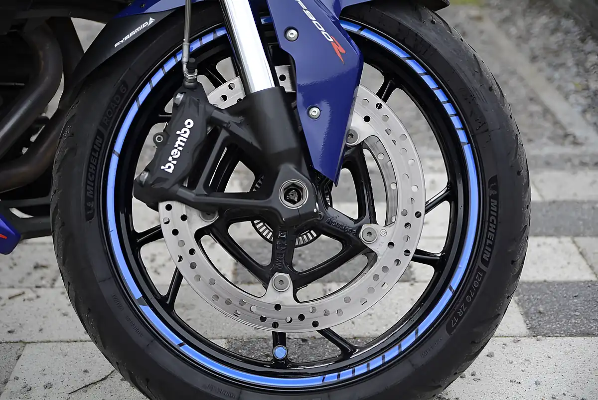 Used 2020 BMW F900R Blue - Interior and Exterior details 5