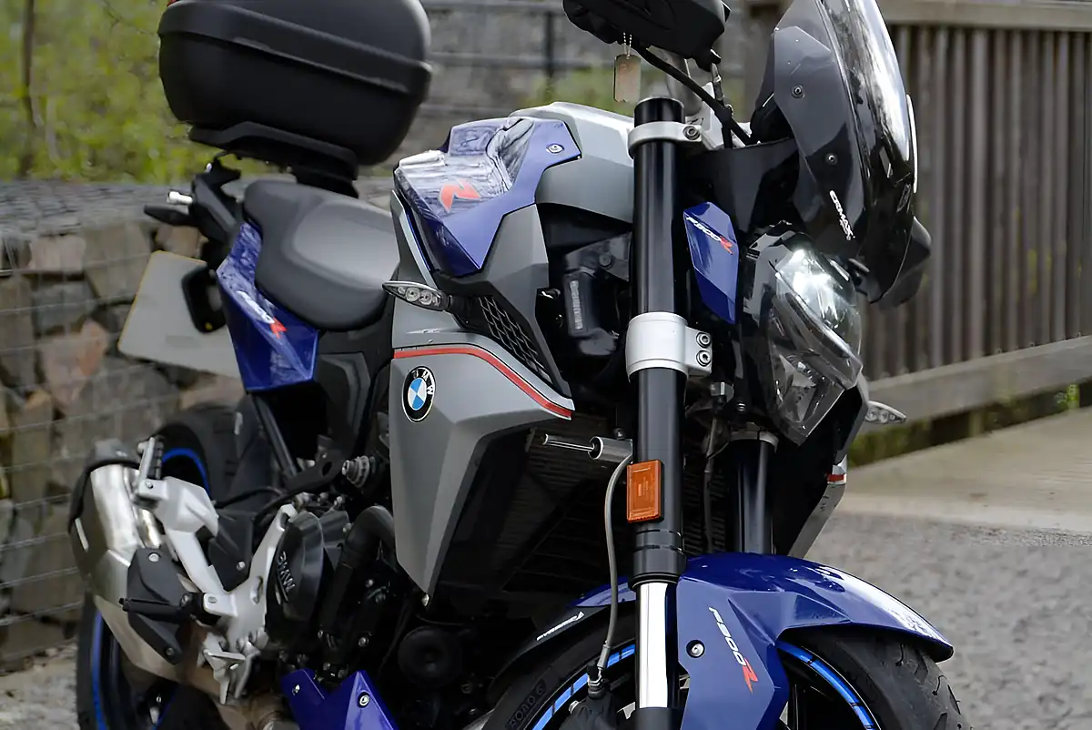 Used 2020 BMW F900R Blue - Interior and Exterior details 8