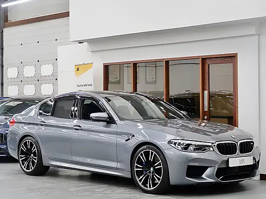 2020 BMW M5 4.4 V8