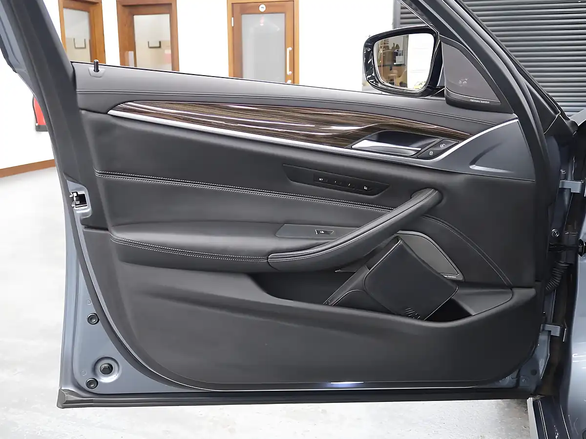 Used 2020 BMW M5 Bluestone - Interior and Exterior details 15