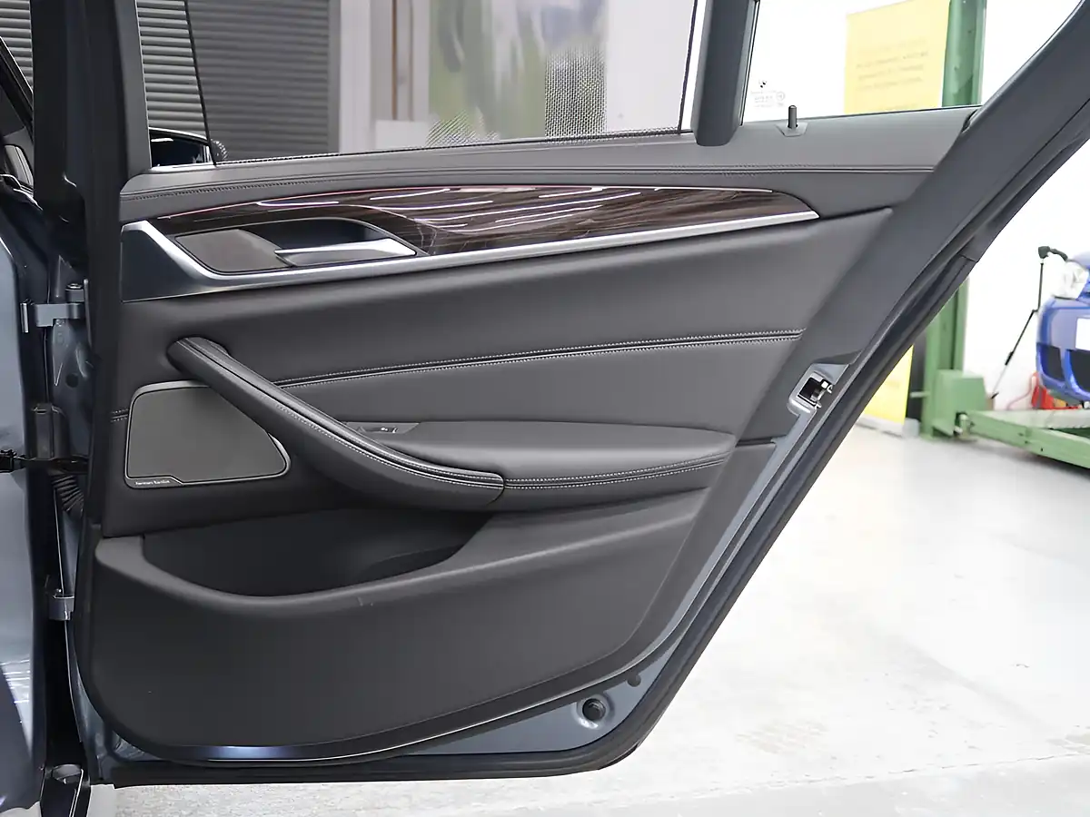Used 2020 BMW M5 Bluestone - Interior and Exterior details 16